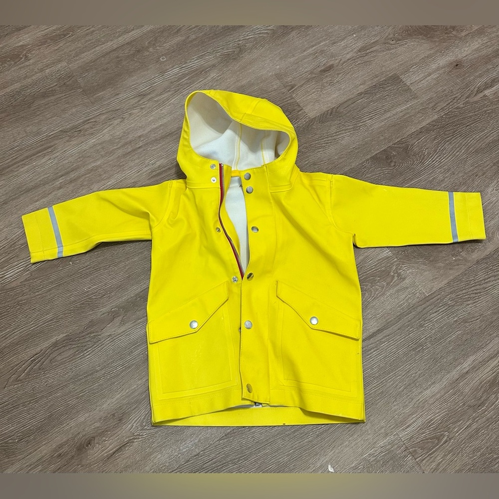 Hanna Andersson size 3T (90cm) rubberized yellow raincoat in great condition